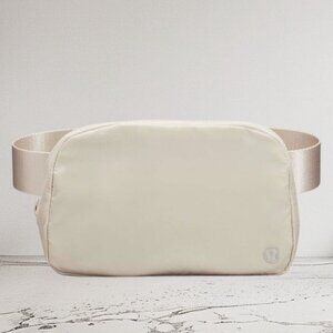 RARE! NEW Lululemon Everywhere Belt Bag (1L) - WHITE OPAL - Unisex Minimalist